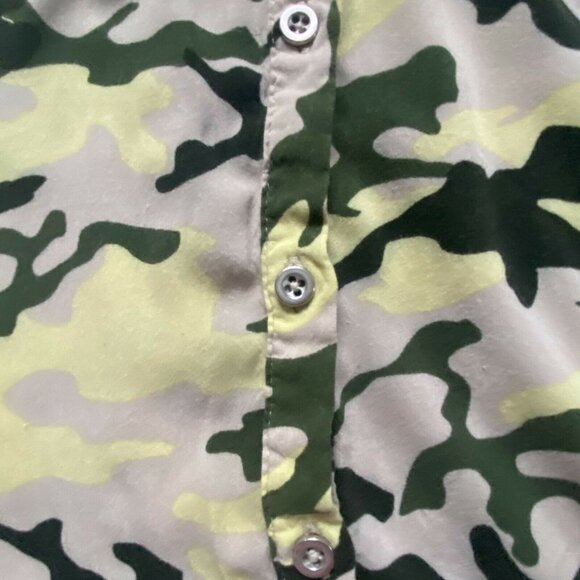 Wild Fable Womens Camouflage Short Sleeve Button Front Shirt-Yellow/Green-Size X - Picture 2 of 5